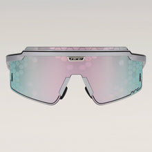 Load image into Gallery viewer, LUXE.65.WHITE LINEAR ERA