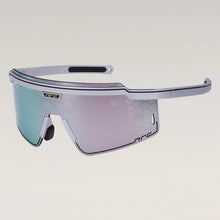 Load image into Gallery viewer, LUXE.65.WHITE LINEAR ERA